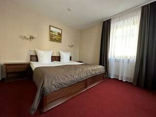 Гостиница Мономах Владимир Джуниор сюит-4